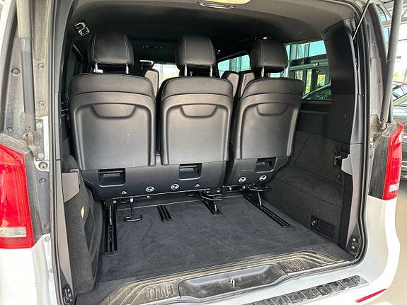 Mercedes-Benz V250 13 of 27