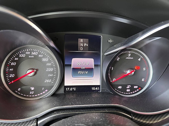 Mercedes-Benz V250 26 of 27