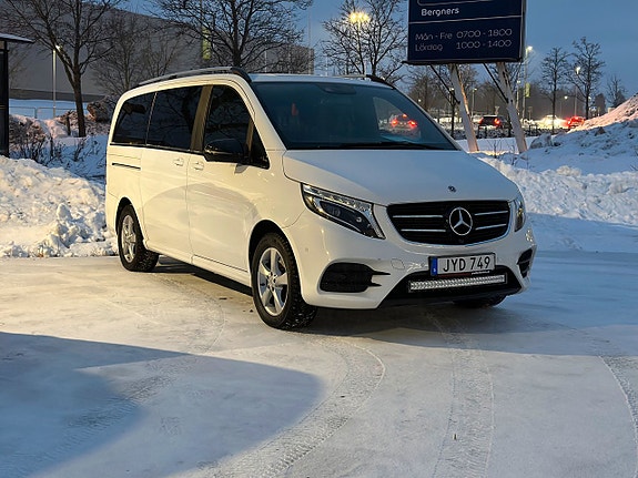 Mercedes-Benz V250 27 of 27