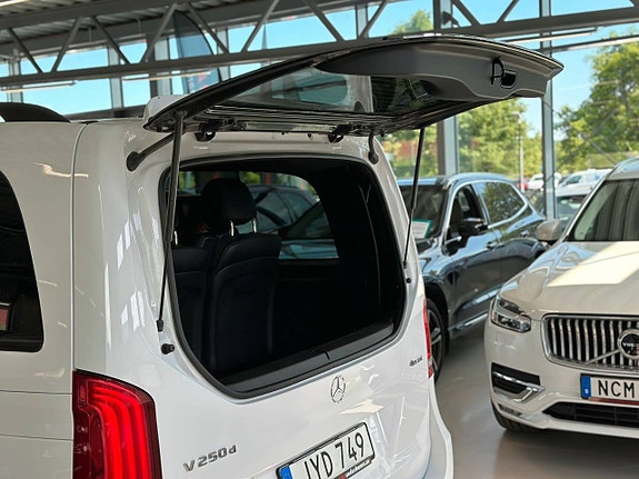 Mercedes-Benz V250 12 of 27