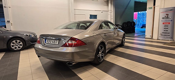Mercedes-Benz CLS350 8 of 12