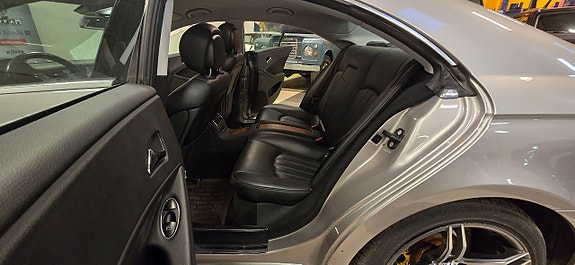 Mercedes-Benz CLS350 11 of 12