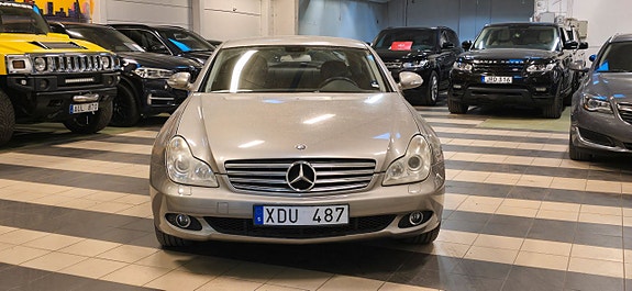 Mercedes-Benz CLS350 2 of 12