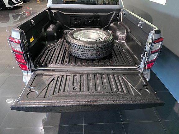 Isuzu D-max 8 of 21