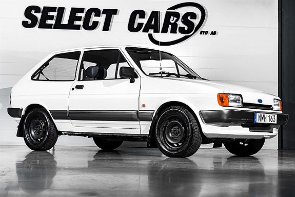 Ford Fiesta 2 of 26