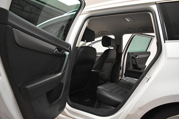 Volkswagen Passat 14 of 26