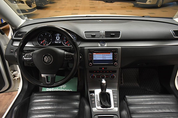 Volkswagen Passat 19 of 26