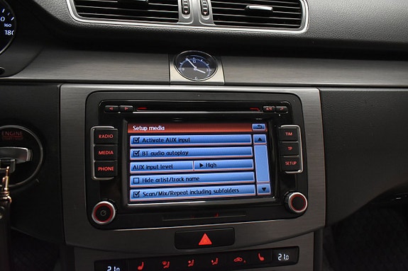 Volkswagen Passat 23 of 26