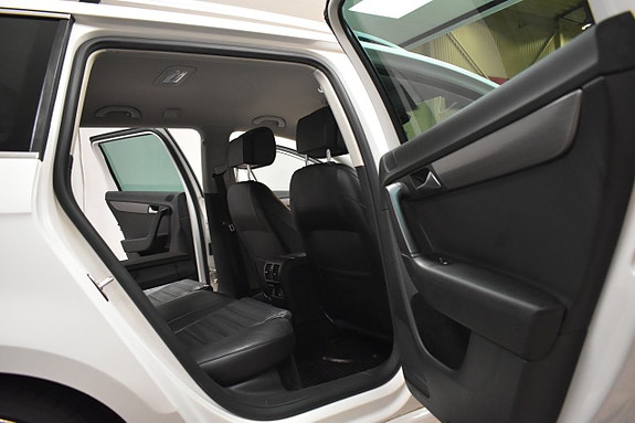Volkswagen Passat 15 of 26