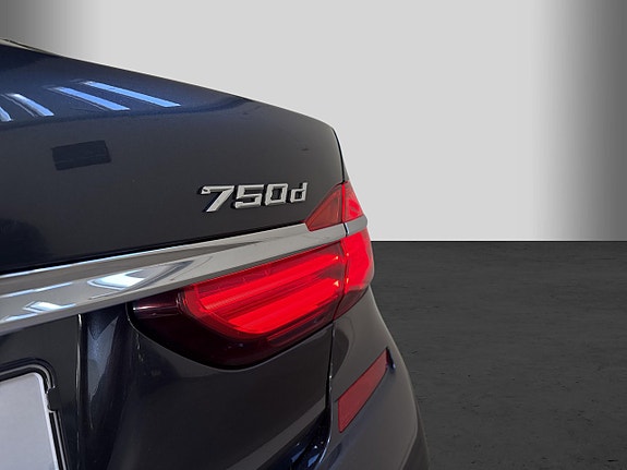 BMW 750d 19 of 30