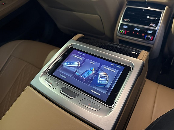 BMW 750d 15 of 30