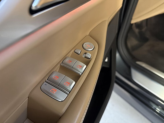 BMW 750d 24 of 30