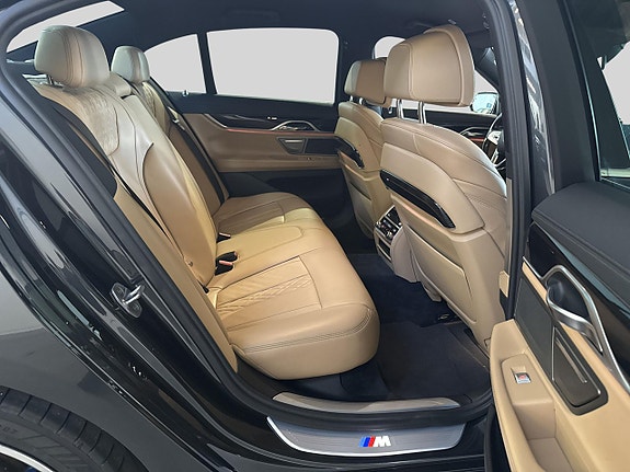 BMW 750d 11 of 30