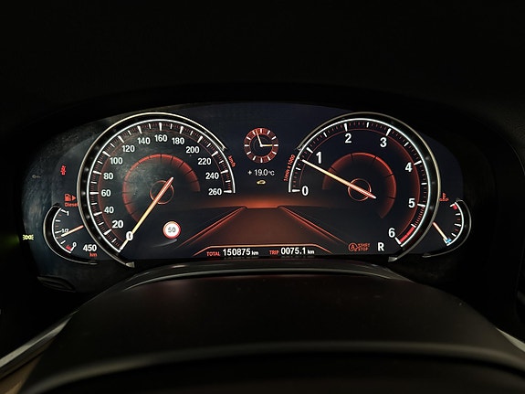 BMW 750d 30 of 30