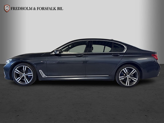 BMW 750d 2 of 5