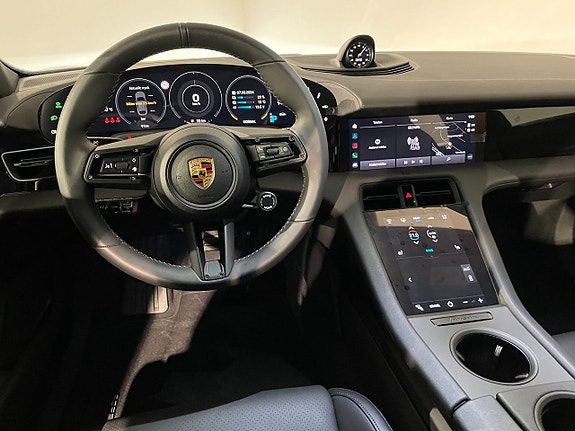 Porsche Taycan 4 6 of 10