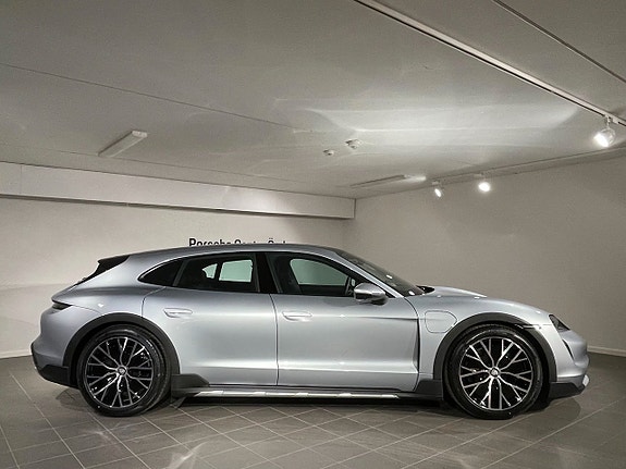 Porsche Taycan 4 3 of 5
