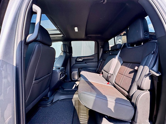 Chevrolet Silverado 1500 9 of 10