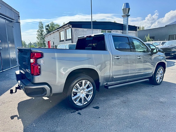 Chevrolet Silverado 1500 2 of 10