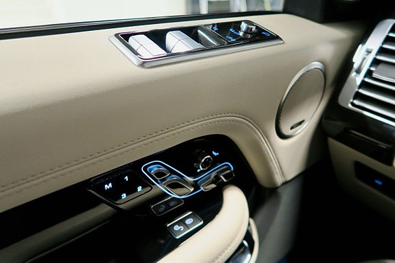 Land Rover Range Rover 9 of 12