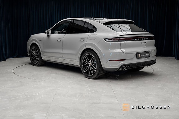 Porsche Cayenne Coupe 3 of 5