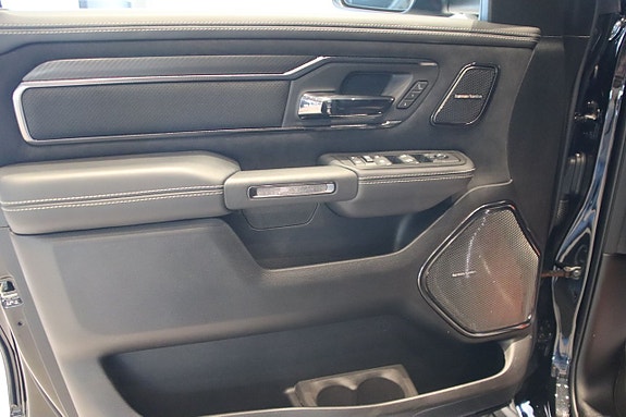 Dodge RAM 1500 10 of 30