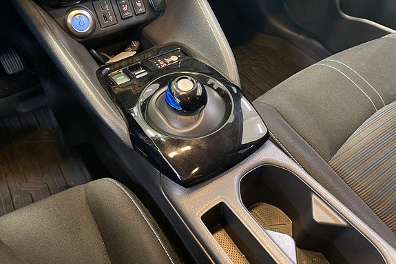 Nissan Leaf 12 of 12
