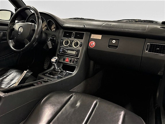Mercedes-Benz SLK200 15 of 24