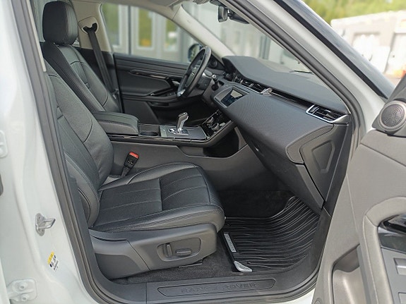 Land Rover Range Rover Evoque 16 of 27