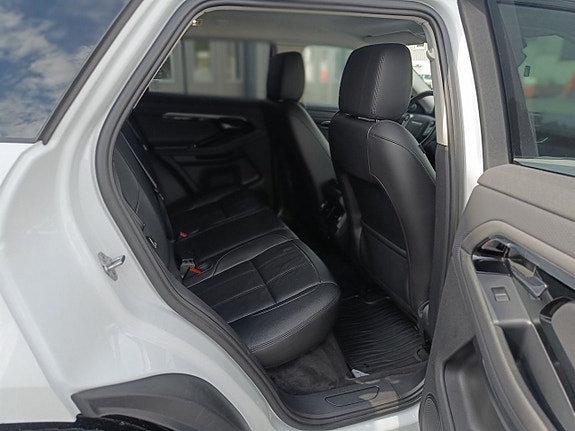 Land Rover Range Rover Evoque 18 of 27