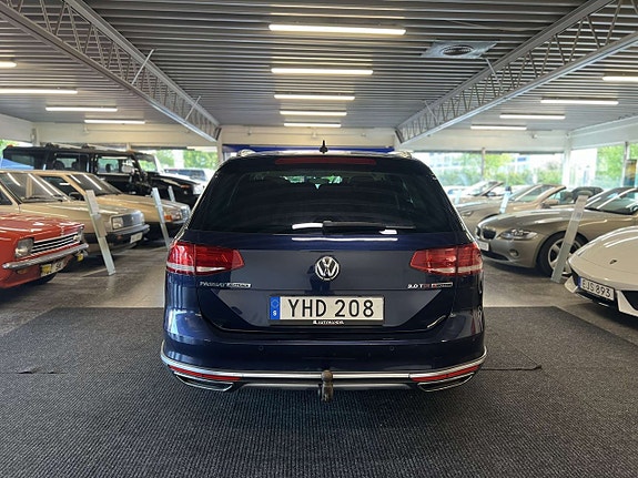 Volkswagen Passat Alltrack 7 of 26