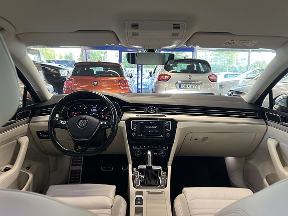 Volkswagen Passat Alltrack 18 of 26