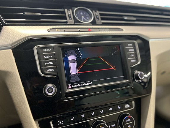 Volkswagen Passat Alltrack 24 of 26