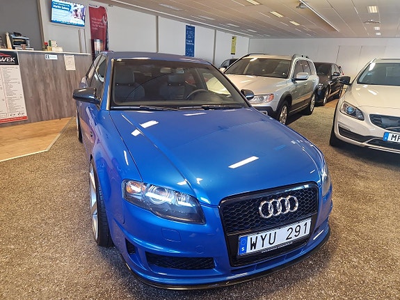 Audi A4 9 of 18