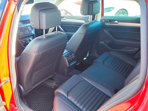 Volkswagen Passat 4 of 5