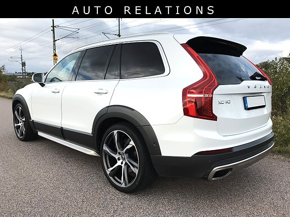 Volvo XC90 2 of 6