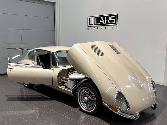 Jaguar E-TYPE 7 of 16