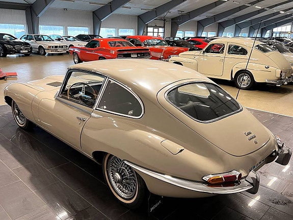 Jaguar E-TYPE 6 of 16