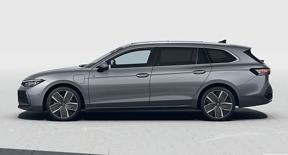 Volkswagen Passat 2 of 5