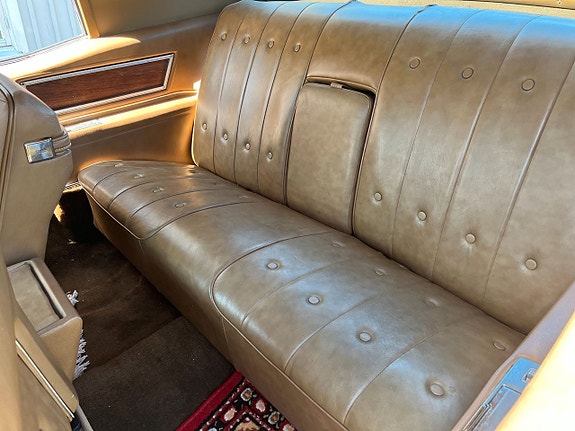 Cadillac Deville 10 of 14