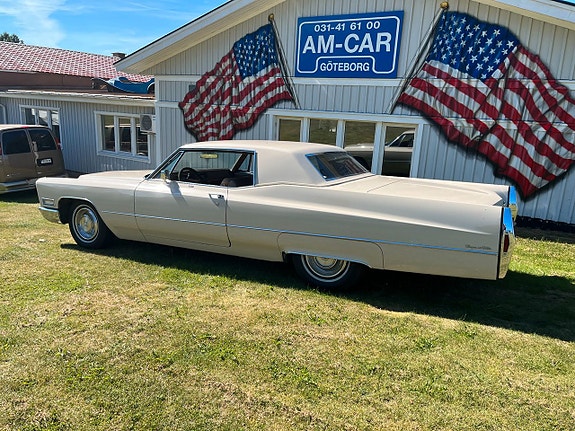 Cadillac Deville 3 of 14