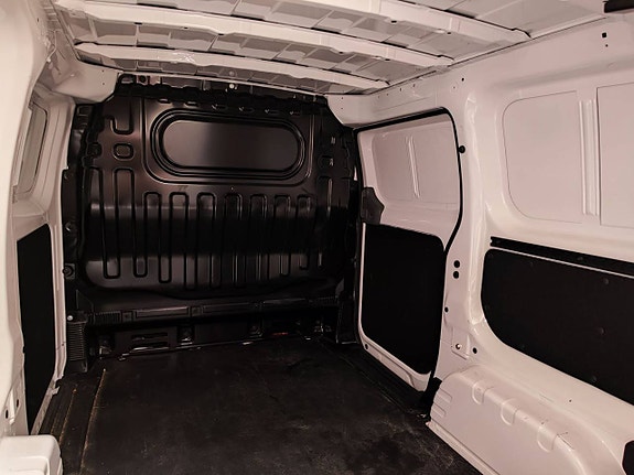 Nissan e-NV200 6 of 7