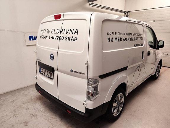 Nissan e-NV200 2 of 5