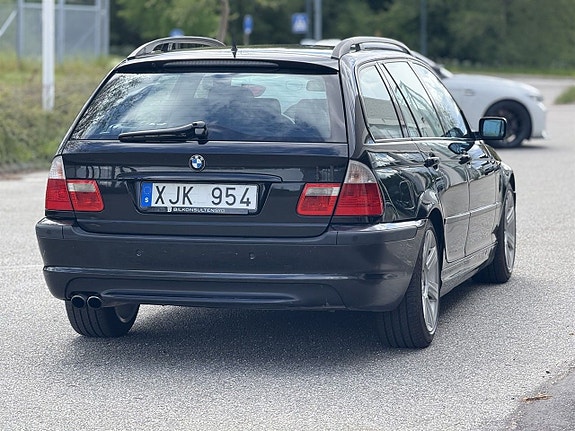 BMW 330i 16 of 16
