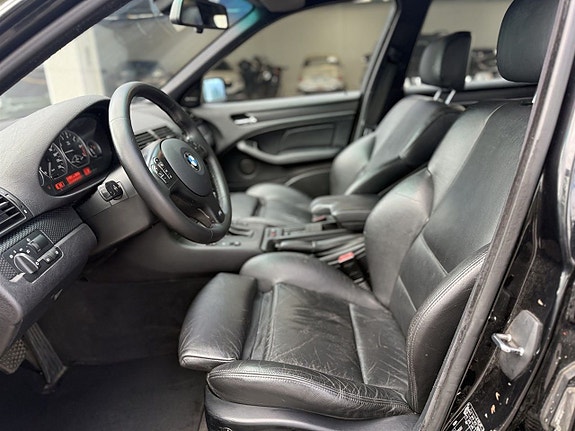 BMW 330i 6 of 16