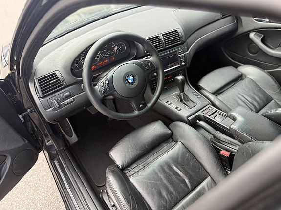 BMW 330i 5 of 16