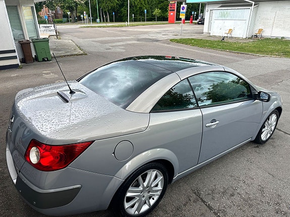 Renault Megane II 3 of 5