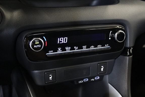 Mazda 2 15 of 16