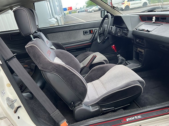 Honda CR-X 9 of 23