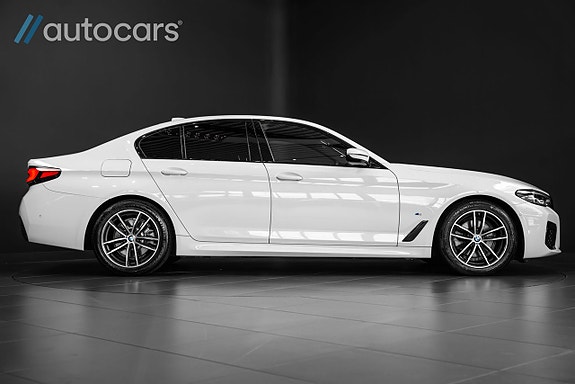 BMW 520 2 of 5